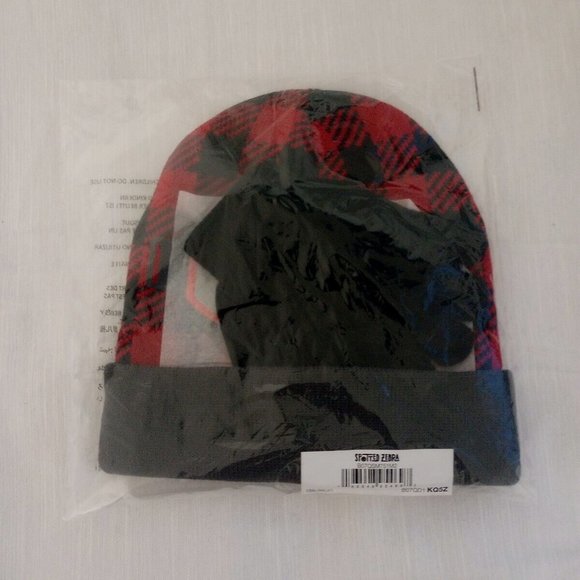 Spotted Zebra Boy's PLAID SKI MONSTER Hat Cap & Mitten  (4-7 Years). - Picture 3 of 5